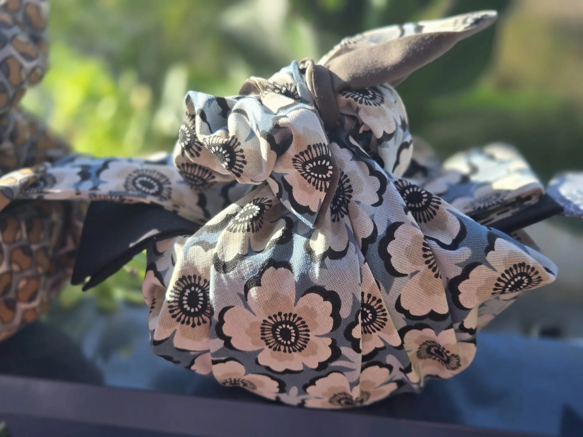 Fukusa zen artisanal à motif floral pour bol oryoki — Myokan
