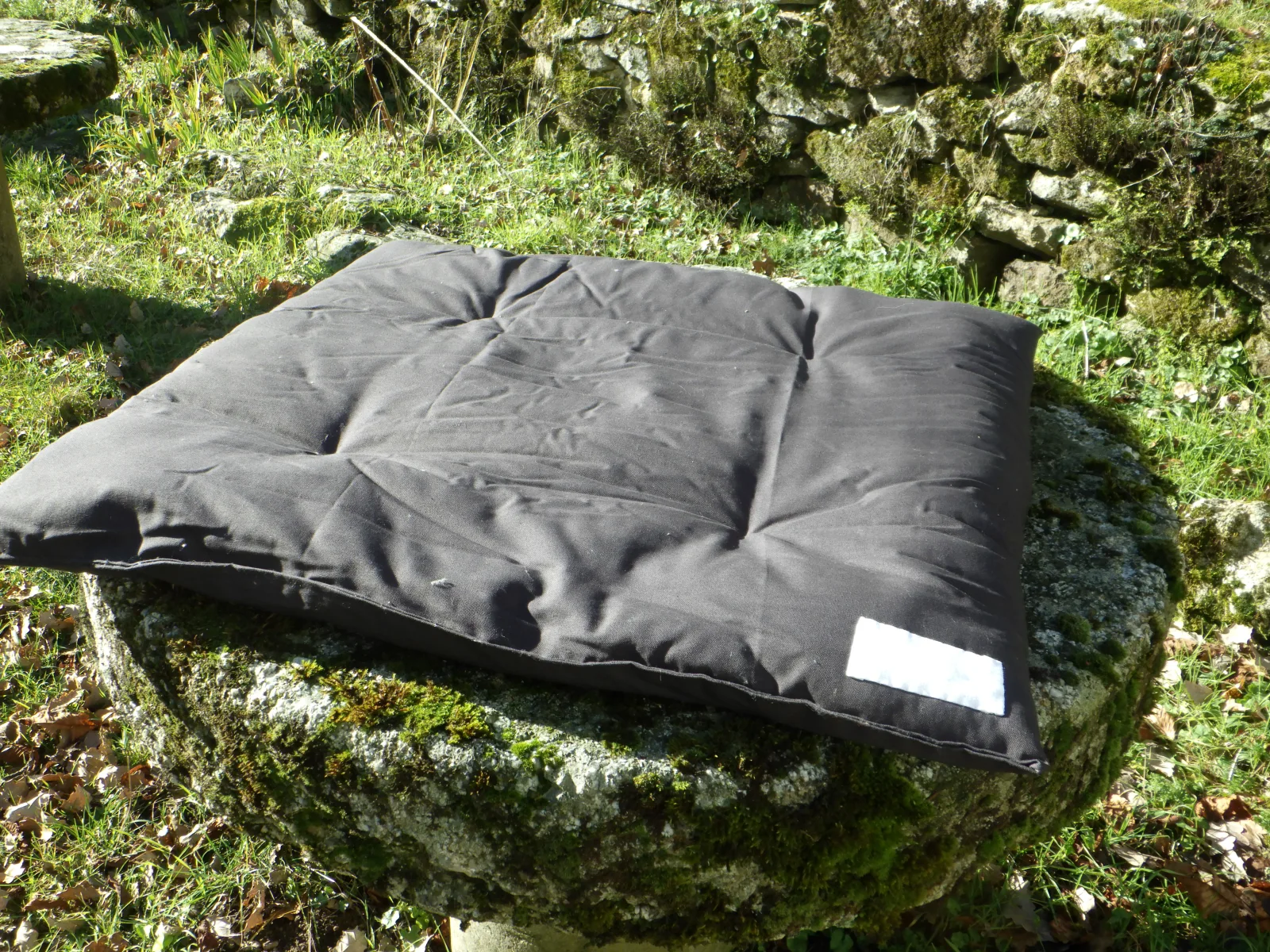 Zabuton de méditation en toile de coton solide dans la nature